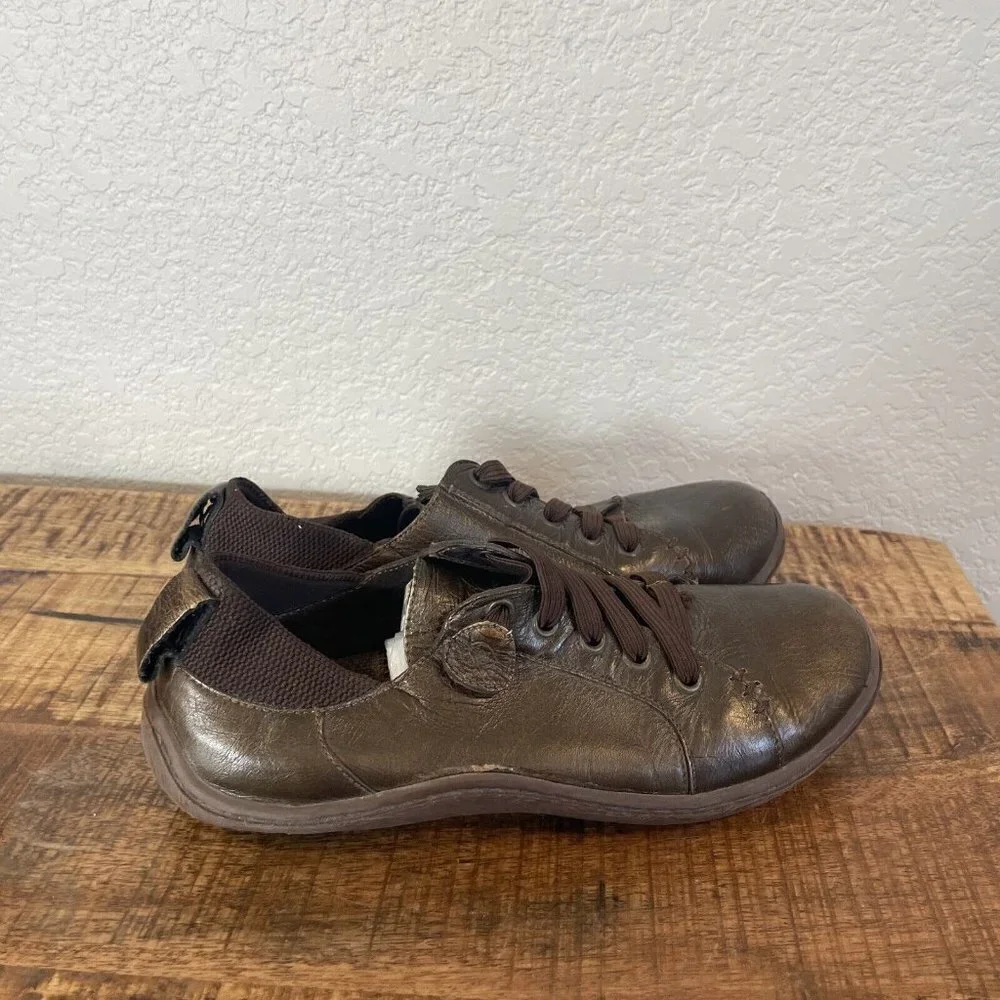 Boc Born Slip On Brown Sneakers Womens Size 8. Tennis Shoes Women Leather Bronze